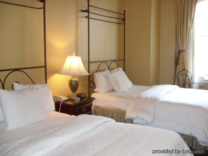 Pelham Hotel New Orleans Room photo